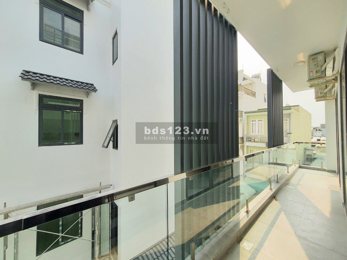 Căn hộ 30m2 full nội thất mới ,view bancon ,free xe ,gần đại học hutech ,bình thạnh