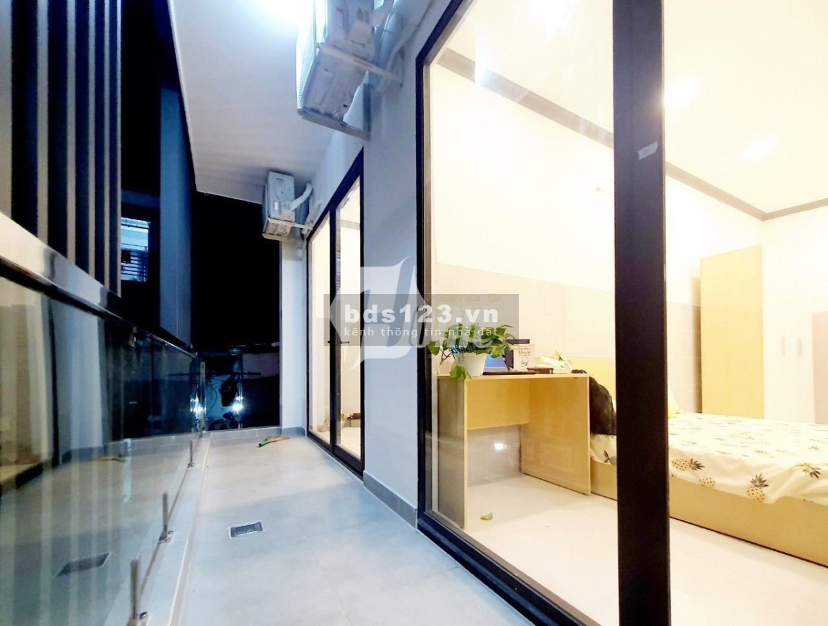 Căn hộ 30m2 full nội thất mới ,view bancon ,free xe ,gần đại học hutech ,bình thạnh