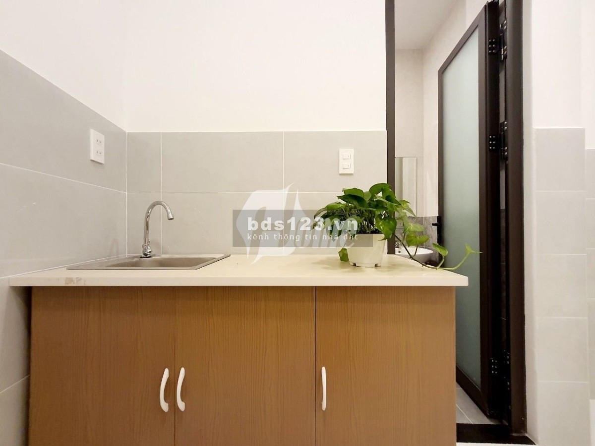 Căn hộ 30m2 full nội thất mới ,view bancon ,free xe ,gần đại học hutech ,bình thạnh