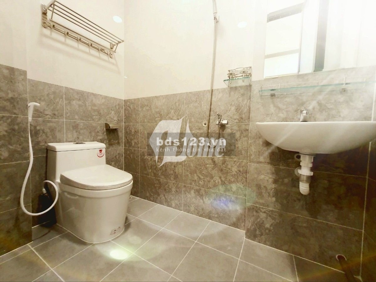 Căn hộ 30m2 full nội thất mới ,view bancon ,free xe ,gần đại học hutech ,bình thạnh