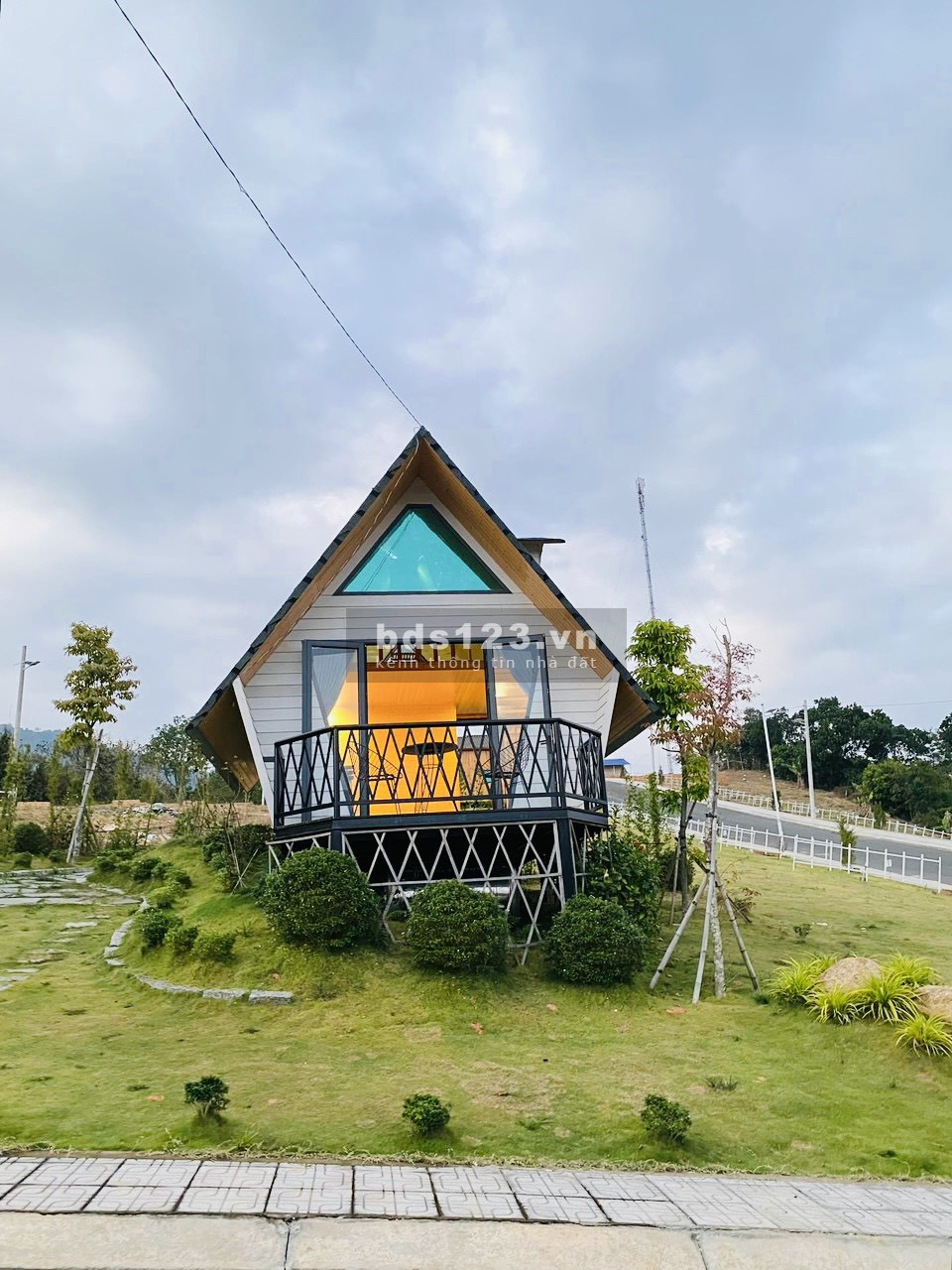 Mua đất tặng nhà homestay diện tích rộng khí hậu mát mẻ, giá chỉ từ 550tr-2 tỷ, lh: 0966583526