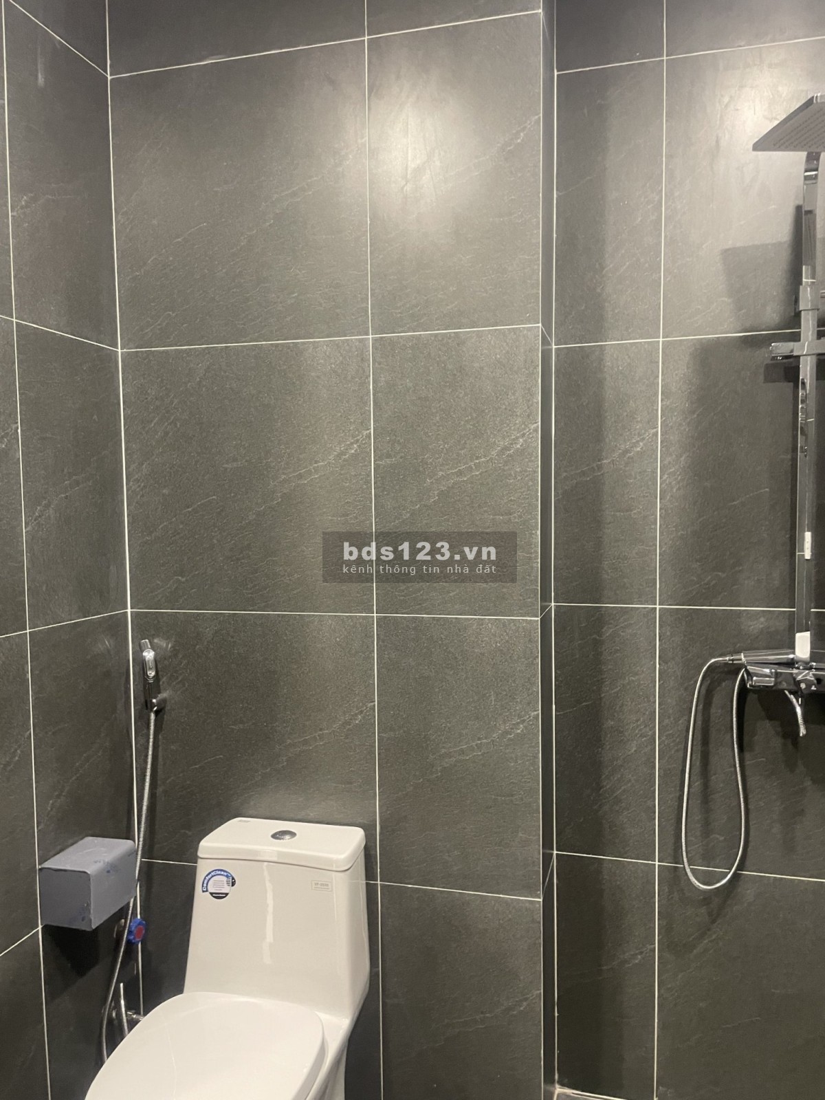 Cho thuê shop xây 5 tầng hoàn thiện đẹp, có thang máy. Giá chỉ: 20 triệu/tháng tại Vinhomes Gia Lâm