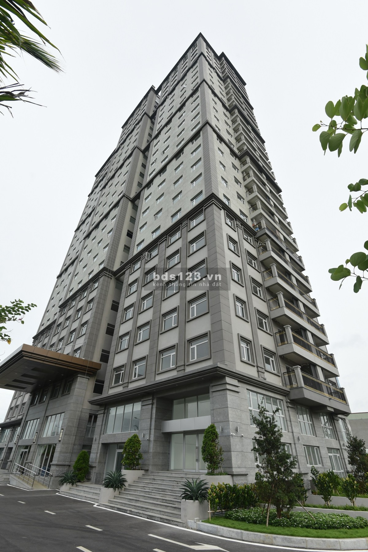 Căn hộ Paris Hoàng Kim 70m2: 2PN giá 14 triệu ( bếp, rèm, máy lạnh ), mới 100% - 0909 407 949