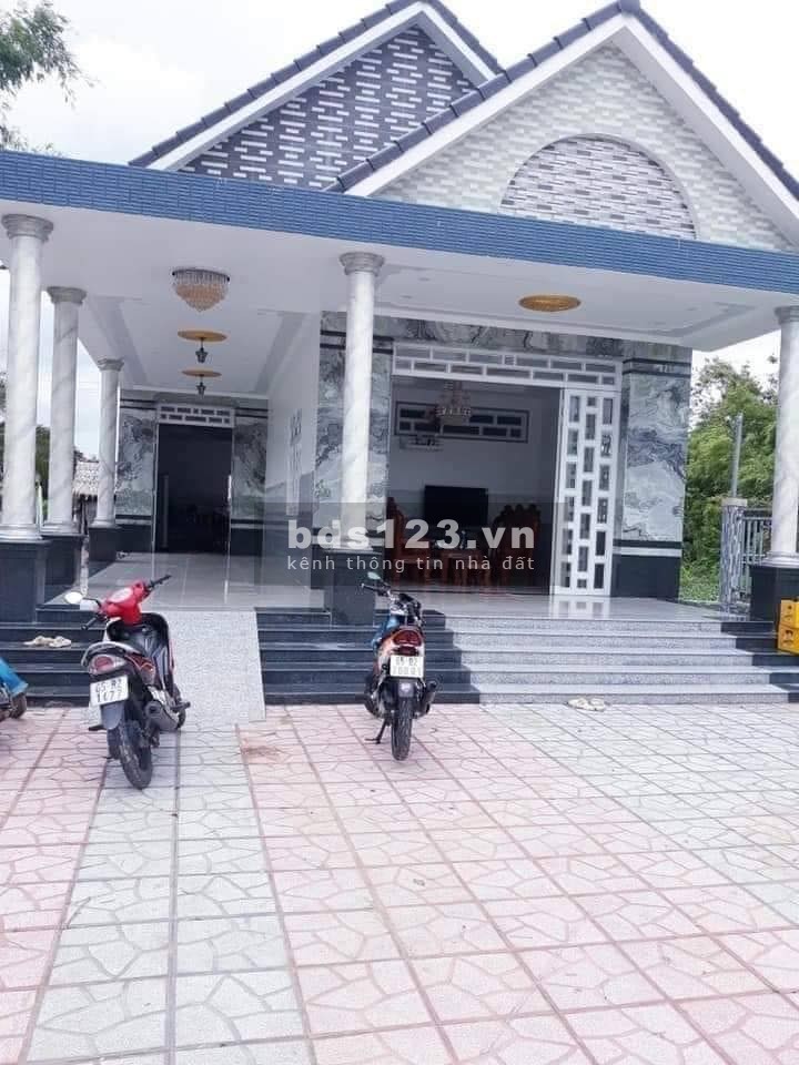 Đất thổ cư 200m2 sổ sẳn đường nhựa 42m gần kcn Tân Hưng, sân bay Tacnic Hớn Quản giá ngộp 360tr