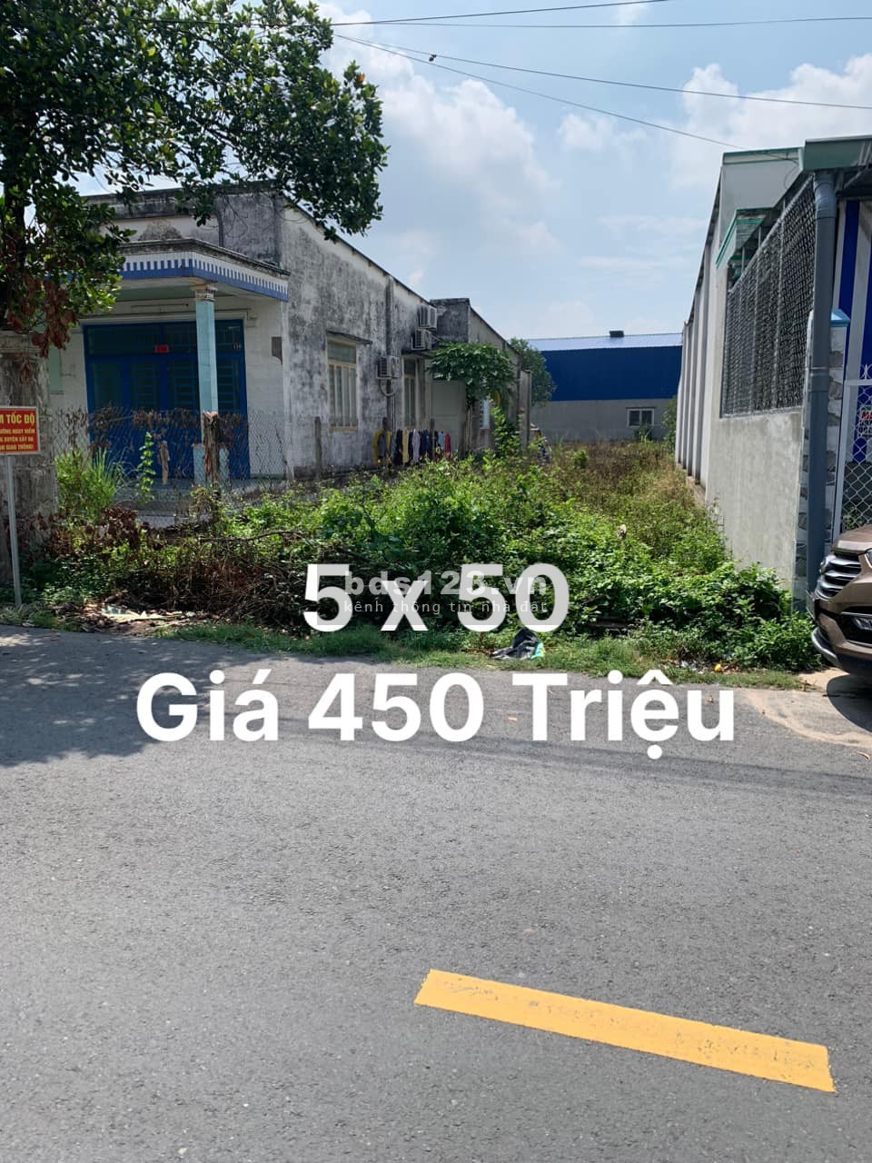Bán đất 300m2 - 5x60 . 100 thổ cư. giá 490tr. đối diện KCN tân hưng