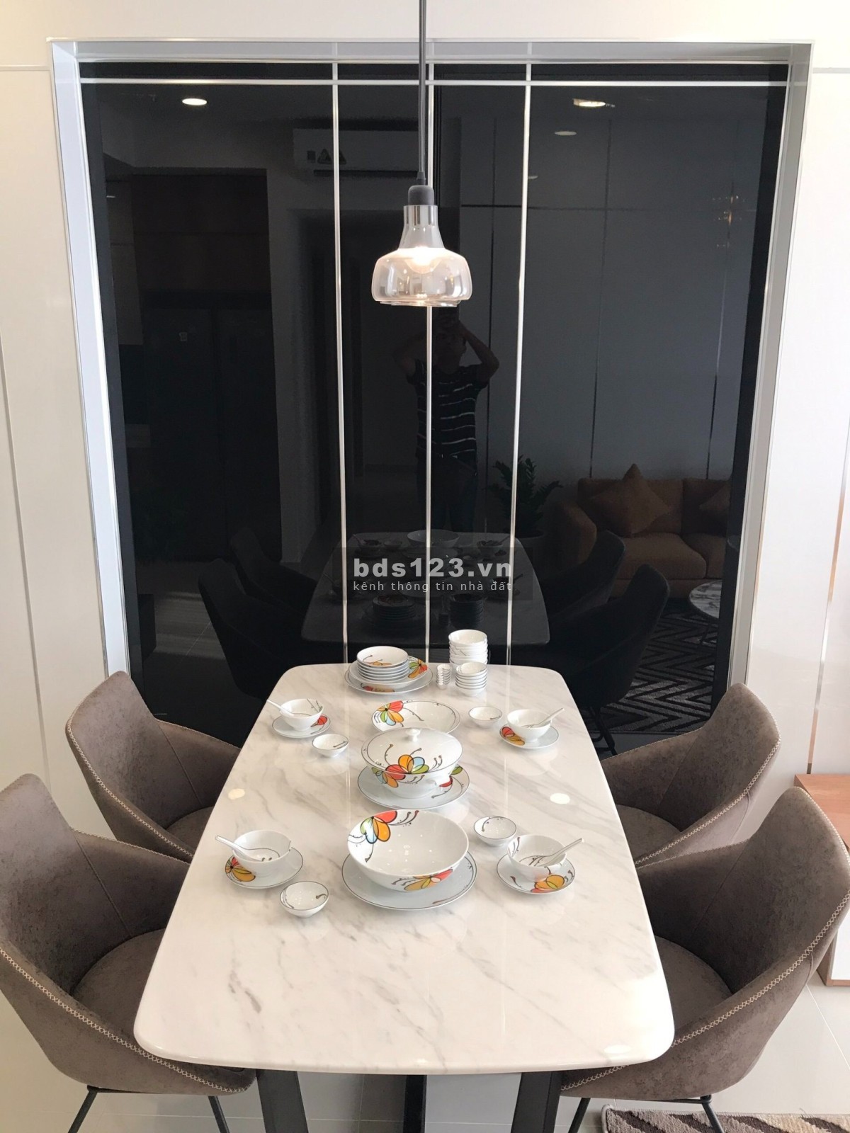 The Sun Avenue cho thuê căn 3PN đang trống sẳn chỉ cần dọn vào và ở đây ạ