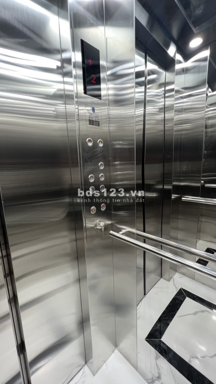 BÁN NHÀ TẠI TRUNG TÂM QUẬN 11 - NHÀ 6 TẦNG KHU PHÂN LỘ - LẠC LONG QUÂN - 4X11.5 CHỈ 10.3 TỶ