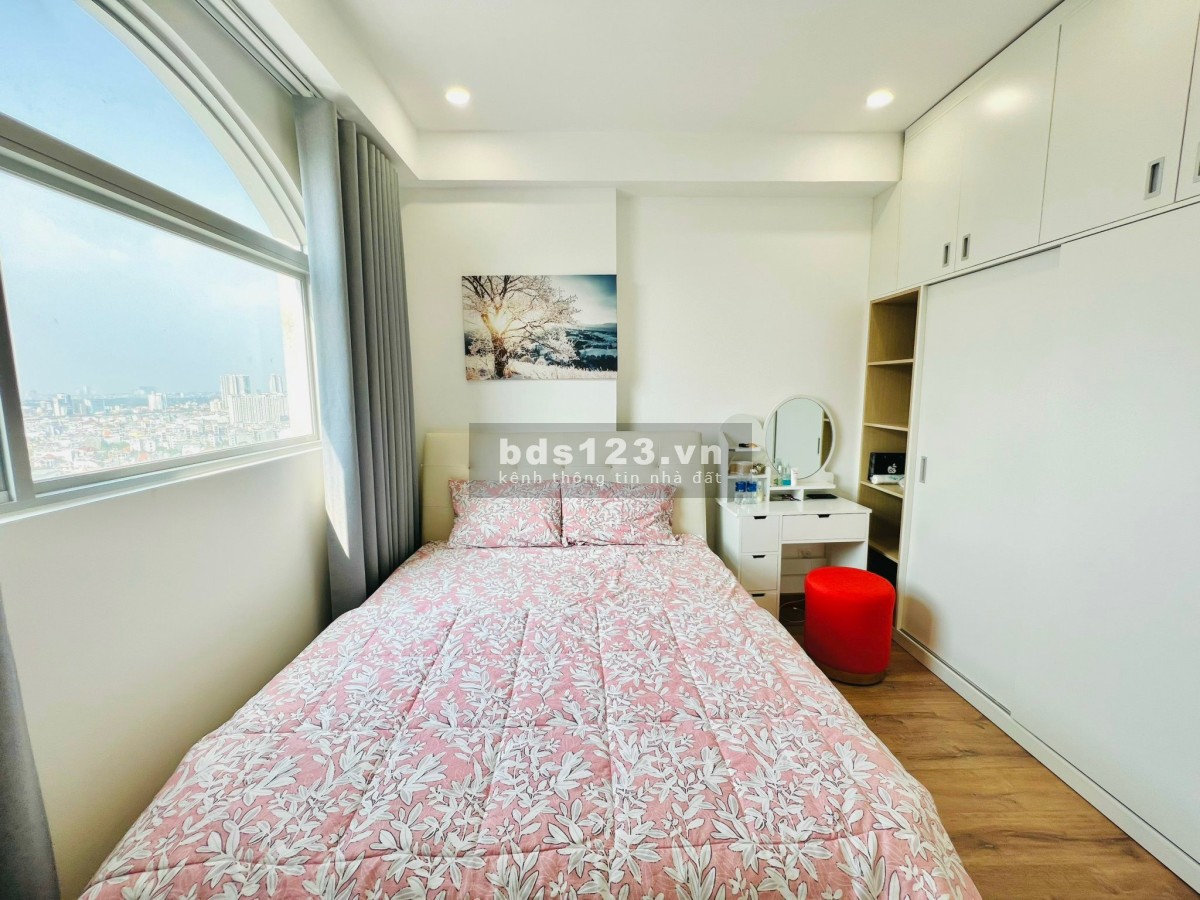 Căn hộ Paris Hoàng Kim 2PN full nội thất đẹp như hình giá 19 triệu. LH 0909407949