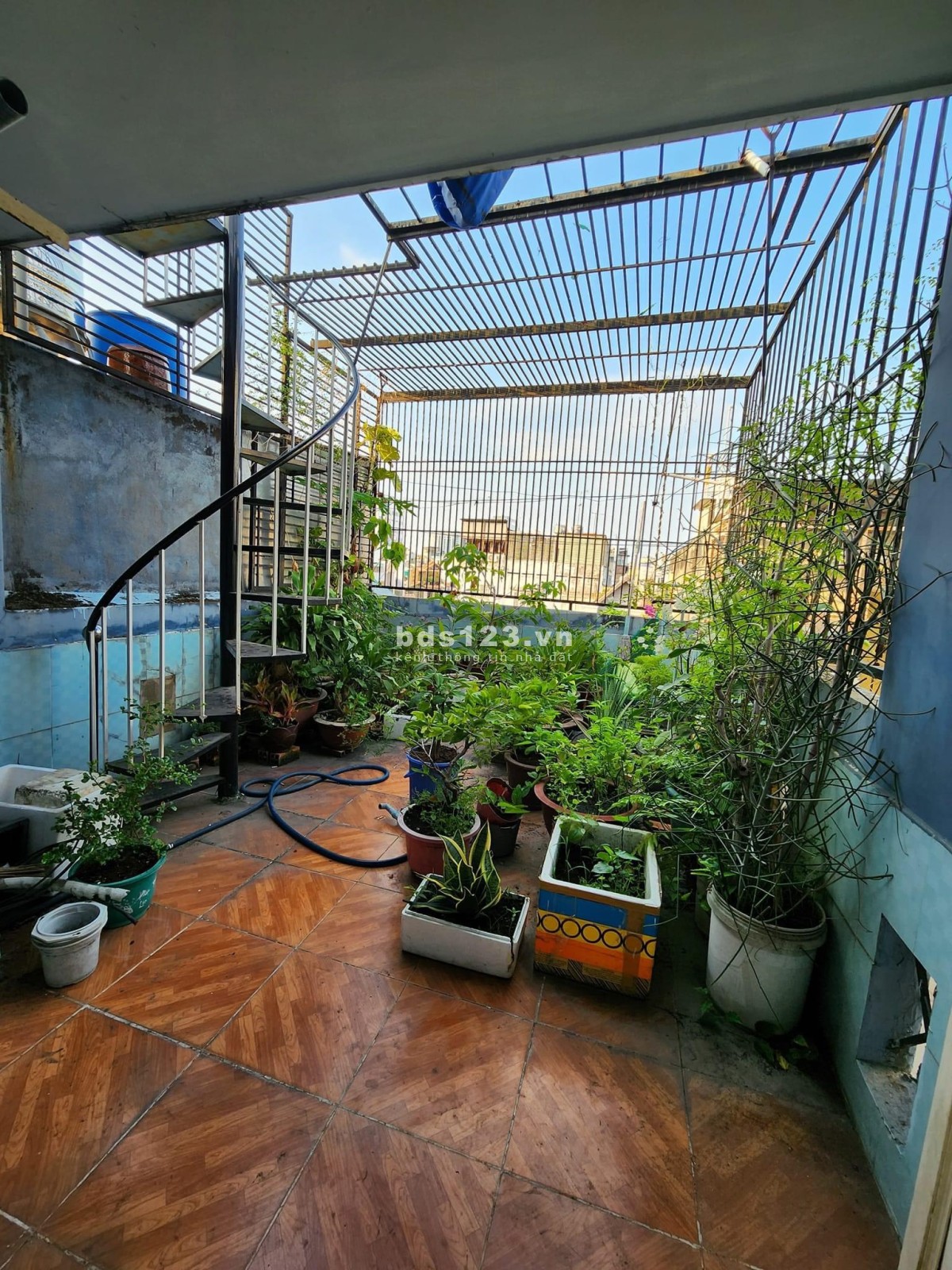 Nhỉnh 11 tỷ nhà HXH 5m thông, Huỳnh Văn Bánh, vừa ở vừa KD, 4 tầng, 6PN, 50m2, vị trí đẹp