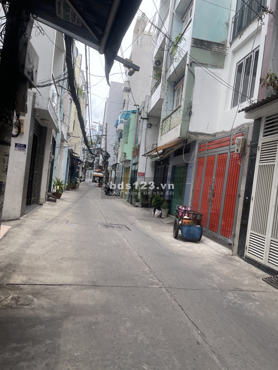 Nhỉnh 11 tỷ nhà HXH 5m thông, Huỳnh Văn Bánh, vừa ở vừa KD, 4 tầng, 6PN, 50m2, vị trí đẹp