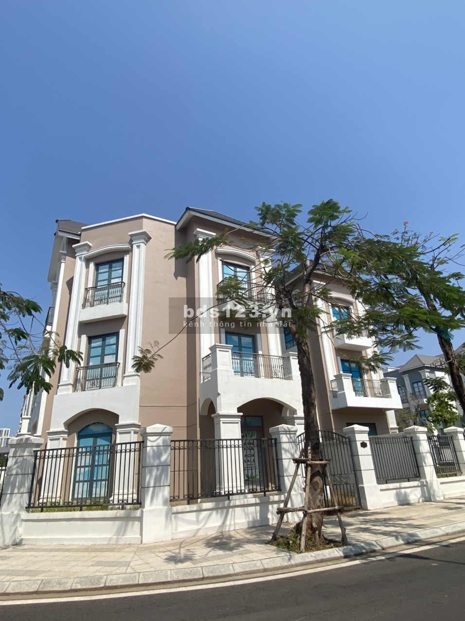 Bán biệt thự song lập 150m2 Vinhomes Quận 9, giá bán 19 tỷ BTP còn TL