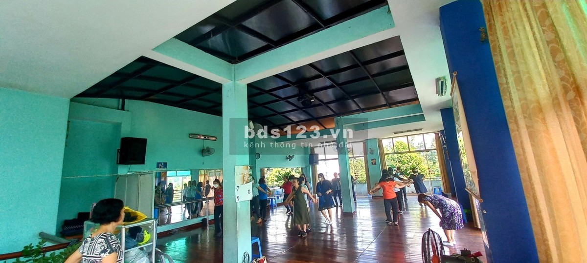 Bán tòa nhà 3 tầng, dt đất 1616m2, mặt tiền trung tâm Bình Thọ, Thủ Đức.