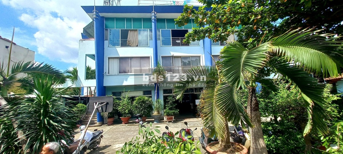 Bán tòa nhà 3 tầng, dt đất 1616m2, mặt tiền trung tâm Bình Thọ, Thủ Đức.
