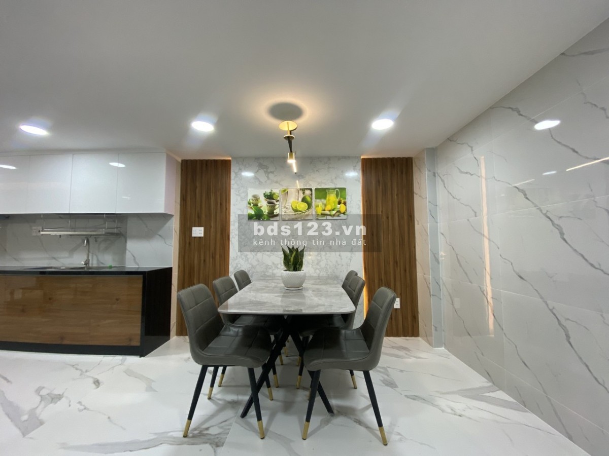 Bán nhà cực đẹp, Lạc Long Quân, q.11, giảm 500Tr còn 9,5 tỷ