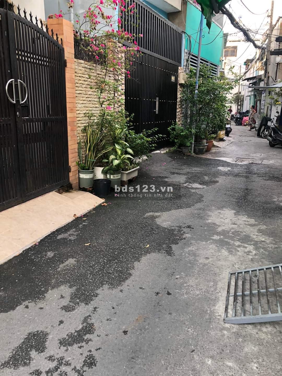 Bán nhà hẻm xe hơi 50m² - nhỉnh 4 tỷ-  ngã 5 Gò Vấp