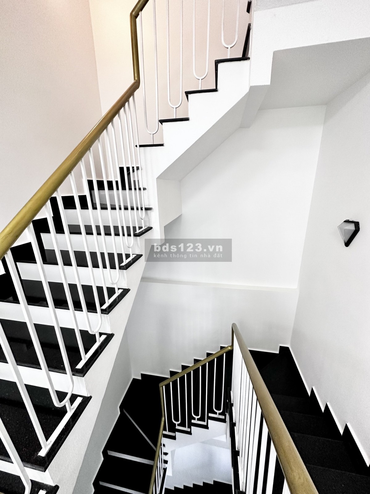 Bán khách sạn 16 phòng mới xây TẶNG nội thất 2 phòng, sảnh tiếp tân
