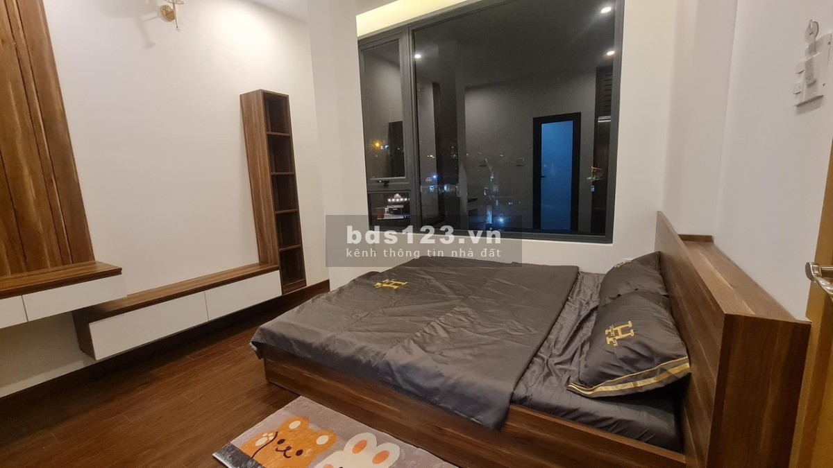 Bán khách sạn 2 mặt tiền đường nhựa ngay trung tâm Đà Lạt