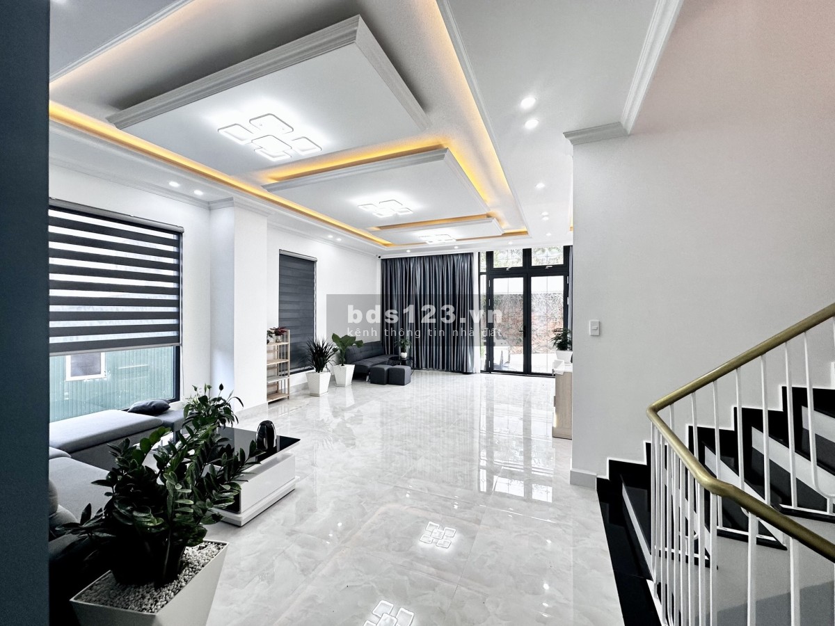 Bán khách sạn 16 phòng mới xây TẶNG nội thất 2 phòng, sảnh tiếp tân