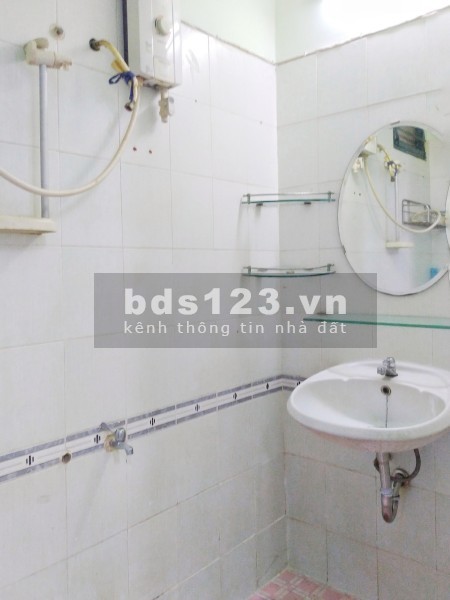 Cho thuê nhà chung cư 312 Lạc Long Quân căn góc tầng 3