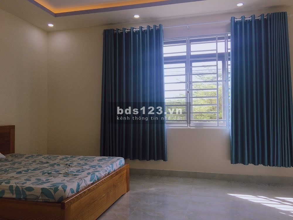 Cho thuê nhà nguyên căn đường ô tô thoáng mát 4pn/400m2 - 3lầu cao cấp chỉ 25 triêu lh: 0938 418 298