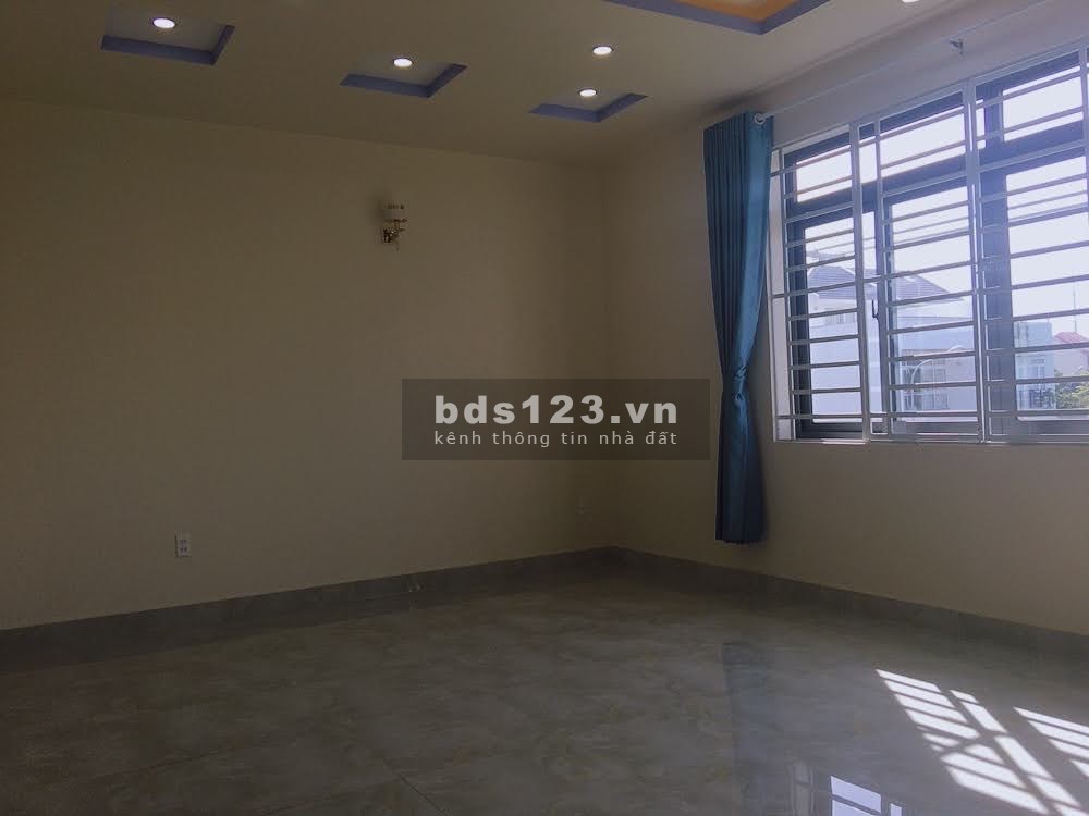 Cho thuê nhà nguyên căn đường ô tô thoáng mát 4pn/400m2 - 3lầu cao cấp chỉ 25 triêu lh: 0938 418 298
