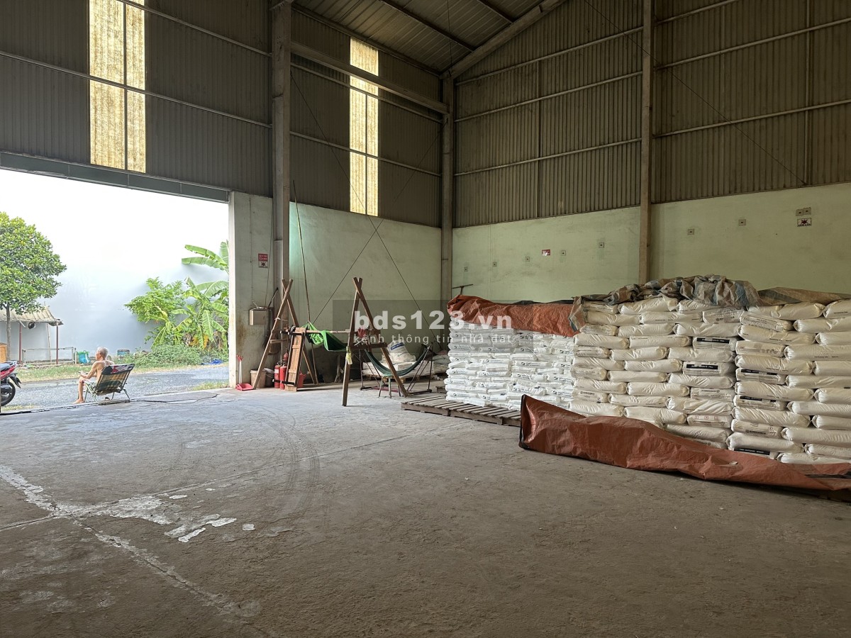 Cho thuê kho xưởng đẹp 648m2 mặt tiền đường Tân Hòa Đông, Bình Tân