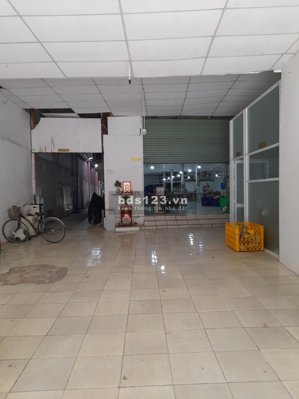 Cần cho thuê nhà xưởng 1000m2 trong KDC Vĩnh Lộc, quận Bình Tân.