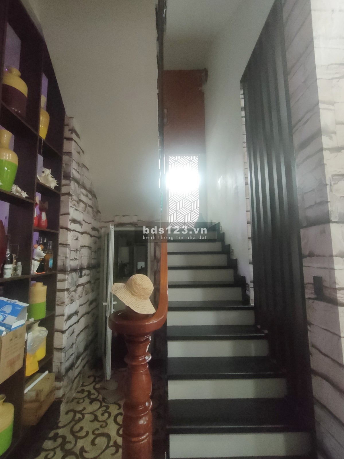 Bán tòa nhà 423m2, xây 5 tầng, mặt tiền đường Nguyễn Tuyển, Quận 2. Chỉ 33 tỷ.