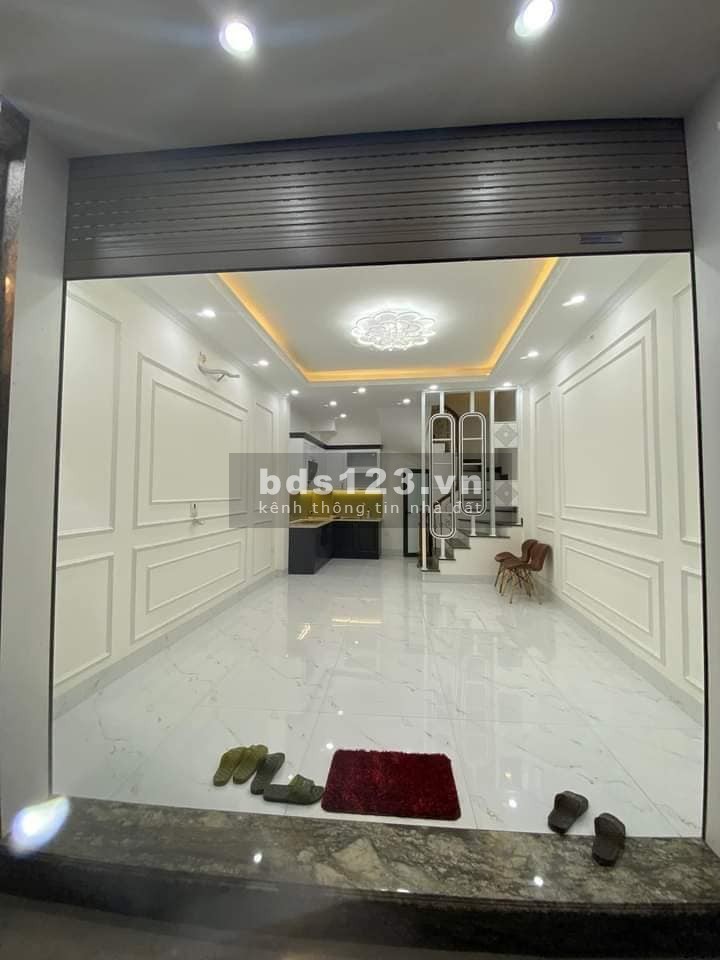 Nhà đẹp mới Trần Khát Chân, Hai Bà Trưng 30m, 5 tầng, mt 4.3m, giá 4.68 tỷ.