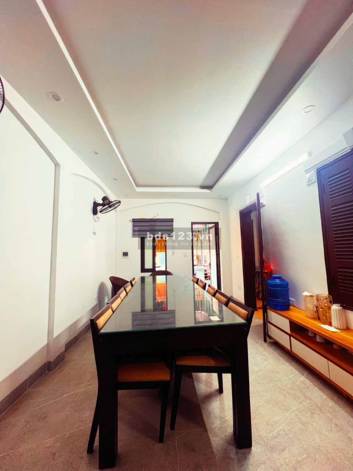 Bán nhà mới xây, nở hậu, đường thông, oto con vào nhà