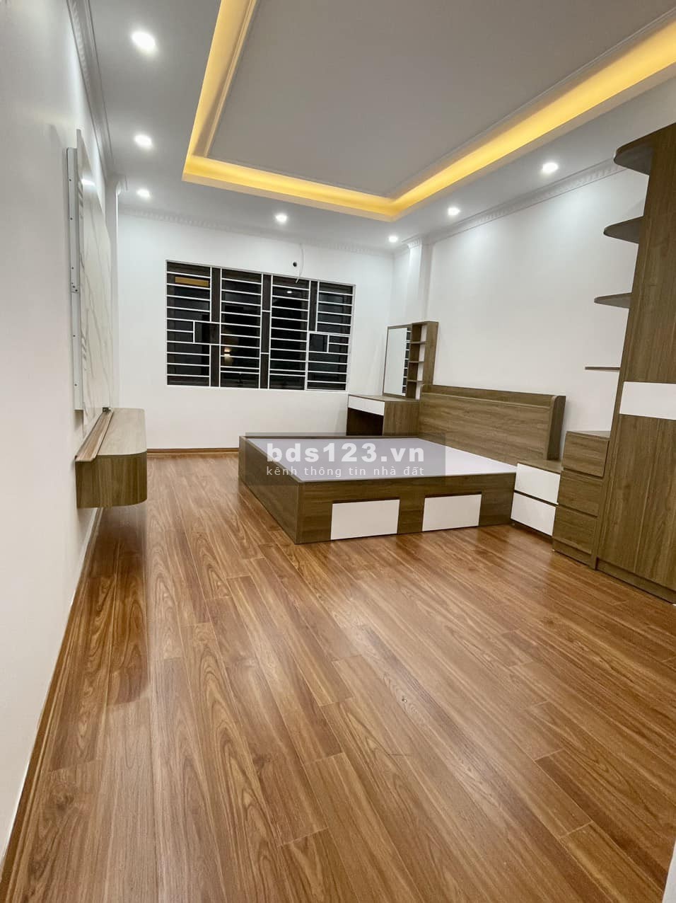 Bán nhà Tây Hồ - giá đẹp - 50m ra mặt phố - thoáng trước sau