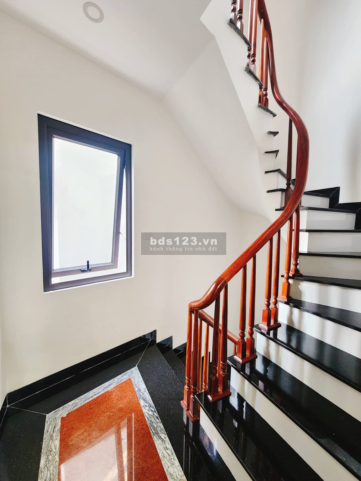 Bán nhà đẹp 5 tầng xây mới - 2 mặt ngõ, mặt phố Mỹ Đình - vị trị cực đẹp - sổ đẹp nở hậu
