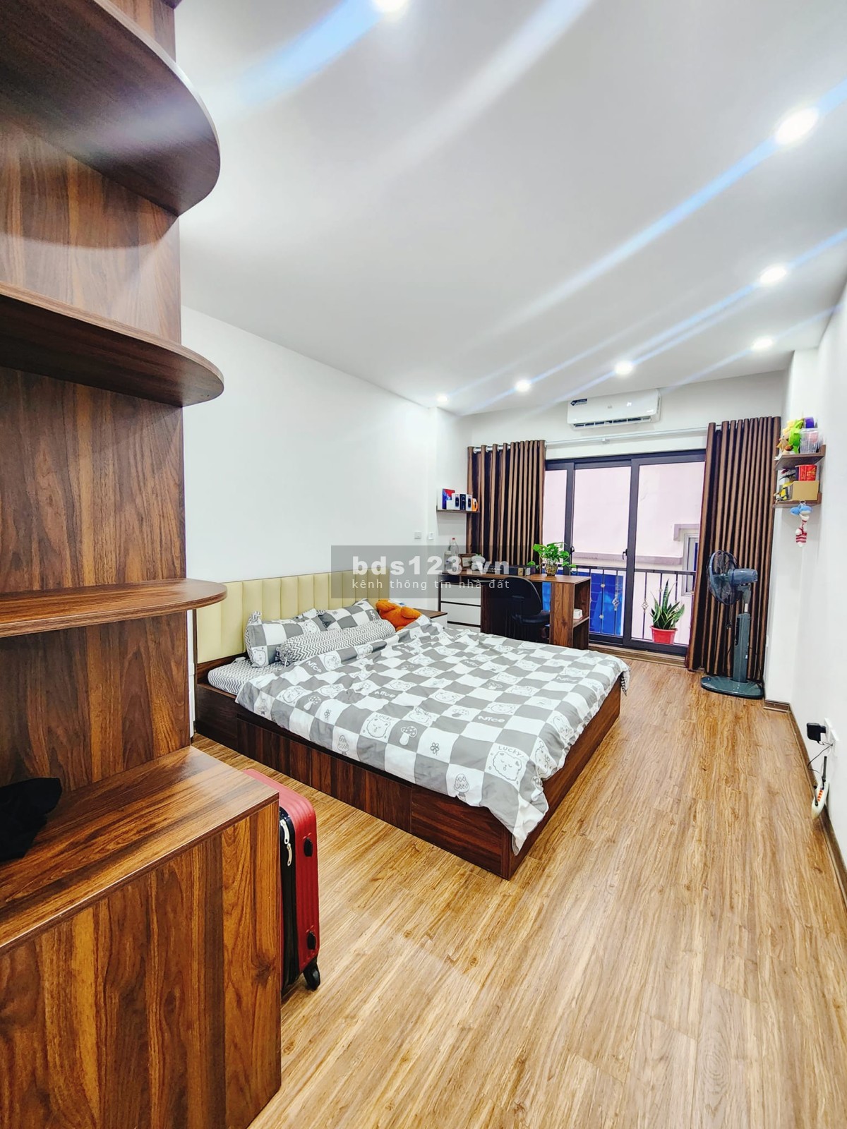 Bán nhà đẹp 5 tầng xây mới - 2 mặt ngõ, mặt phố Mỹ Đình - vị trị cực đẹp - sổ đẹp nở hậu