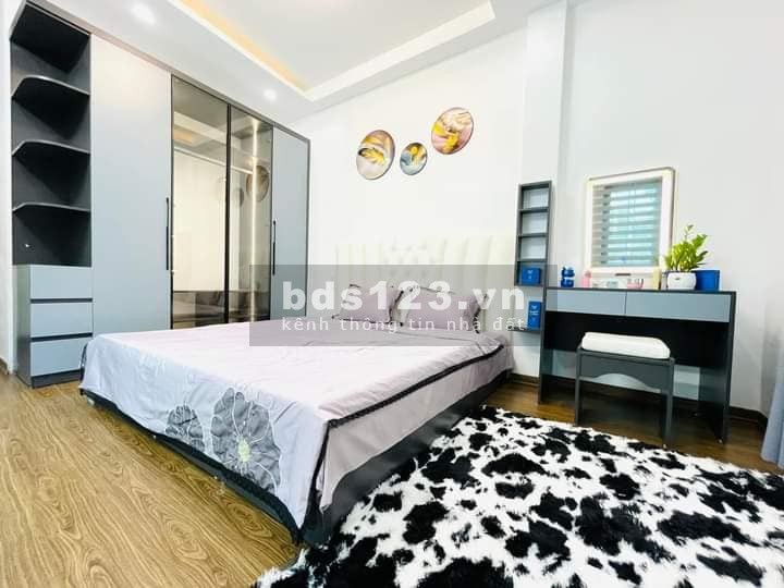Bán nhà đẹp Đại La, Hai Bà Trưng 28m, 5 tầng, mt 3.8m, giá 3.82 tỷ.