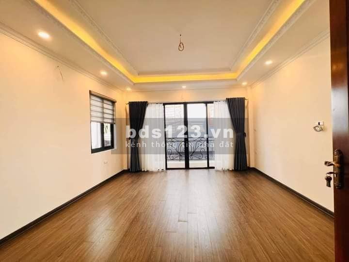 Nhà đẹp mới Trần Khát Chân, Hai Bà Trưng 30m, 5 tầng, mt 4.3m, giá 4.68 tỷ.