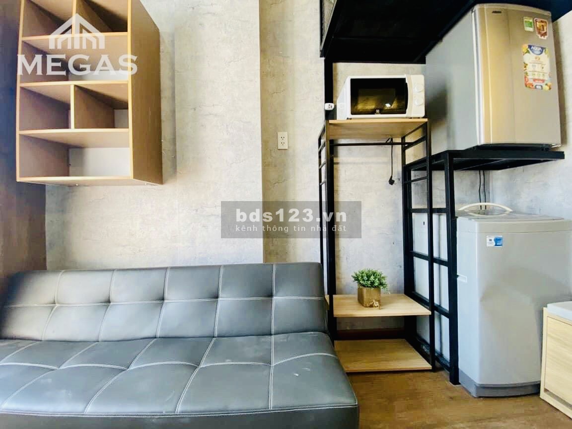 Phòng trọ ban công giá rẻ Q1_ ban công_ full nội thất