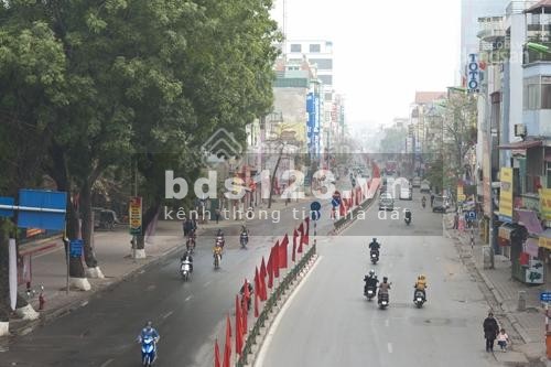 Bán nhà tuyệt phẩm Nguyễn Lương Bằng, Đống Đa, Ôtô, KD, 35m x 5T, MT 4.5m, nhỉnh 4 tỷ.