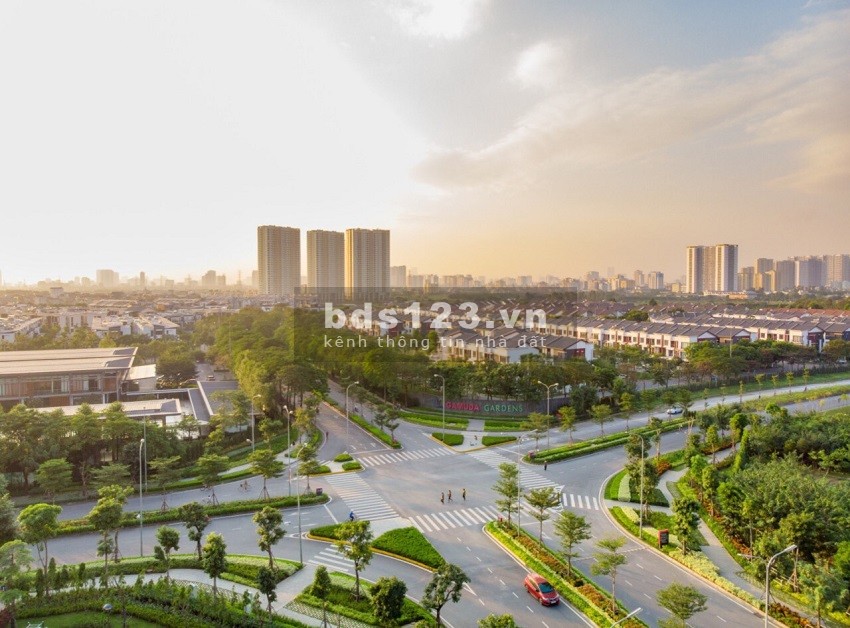 Bán nhà 5 tầng phố Tây Trà, đường thông hè thoàng, mặt tiền rộng, kiến trúc hiện đại