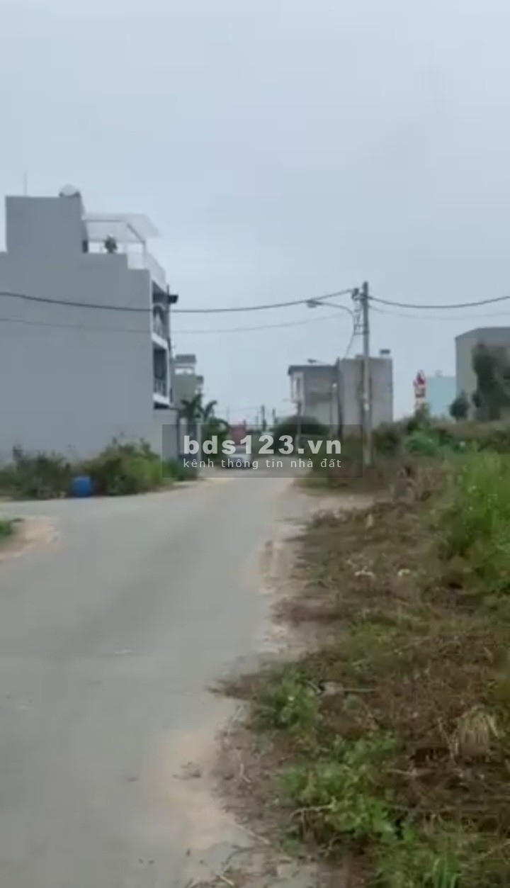 Bán đất diện tích 4020m2, Bưng Ông Thoàn, Phú Hữu, Quận 9. Giá bán chỉ 11 triệu/m2.