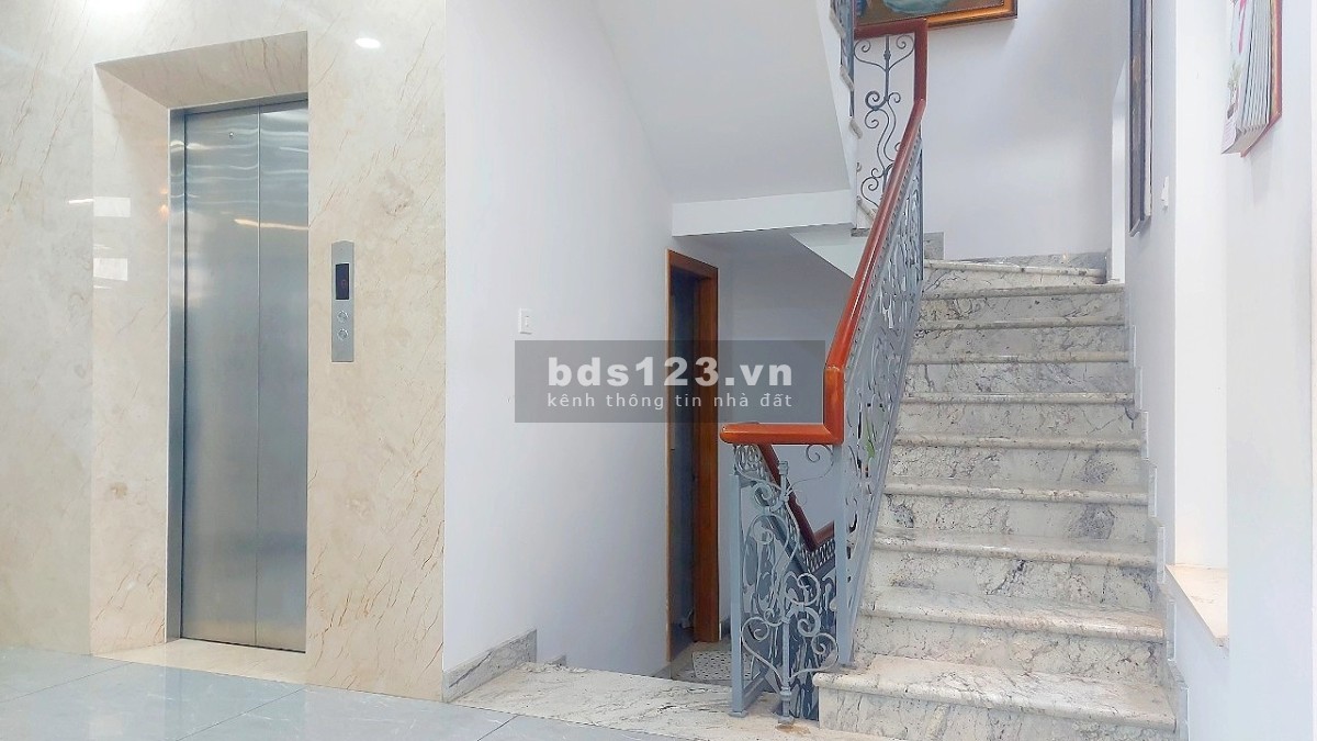 Cho thuê biệt thự Đảo Kim Cương nội thất cao cấp - Có thang máy
