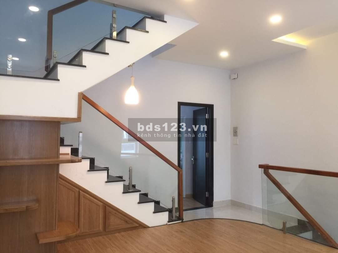 Cho thuê nhà phố Park Riverside, 5x15 1 trệt 2 lầu, 3PN - 3WC, nội thất cơ bản, giá chỉ 13tr/tháng