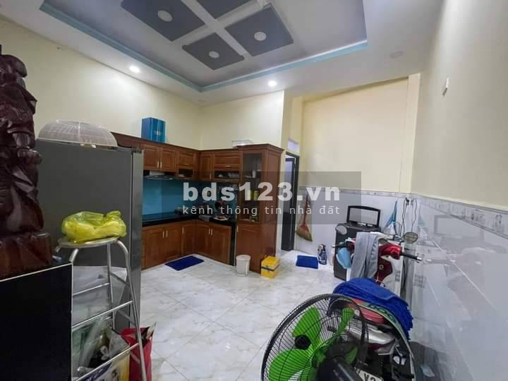 Bán nhà MT Đường 10, Hiệp Bình Phước Thủ Đức 3 tầng, 4,5 x 17,8m, giảm còn 7,4 tỷ