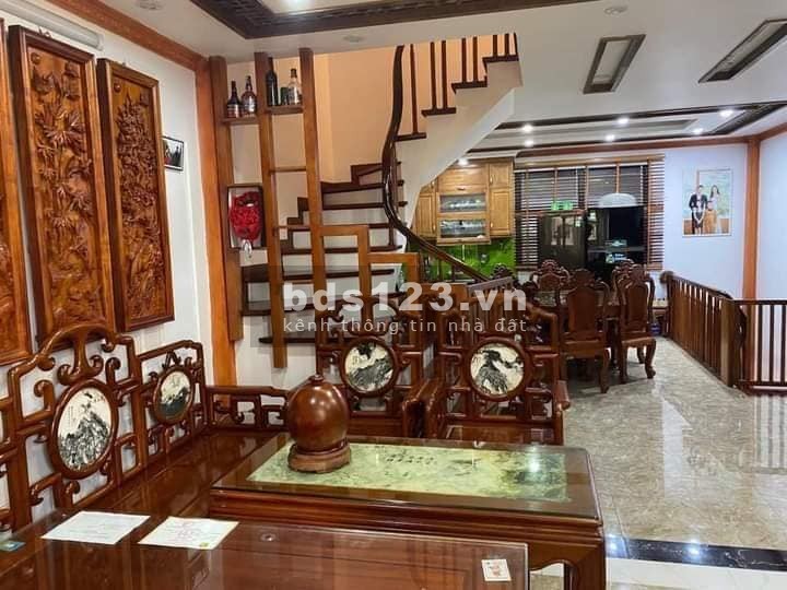 Bán nhà ngõ ô tô, đường Hoàng Mai 44m, 6 tầng, mặt tiền 5m, giá 9.8 tỷ.