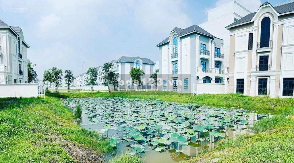 Chủ bán gấp nhà phố 126m2 The Manhattan Vinhomes Quận 9 giá 17,5 tỷ