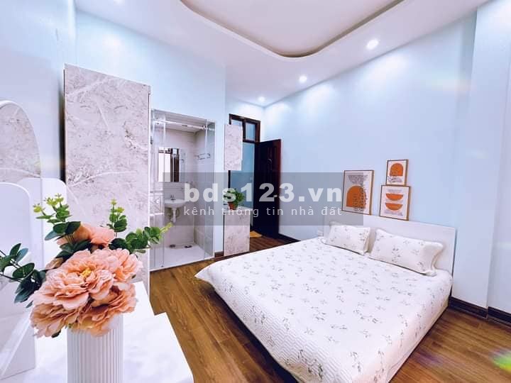 Bán nhà chung cư mi ni Pháo Đài Láng 40m, 6 tầng, mặt tiền 4m, giá 7,6 tỷ.