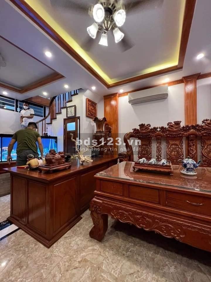 Bán nhà ngõ ô tô, đường Hoàng Mai 44m, 6 tầng, mặt tiền 5m, giá 9.8 tỷ.