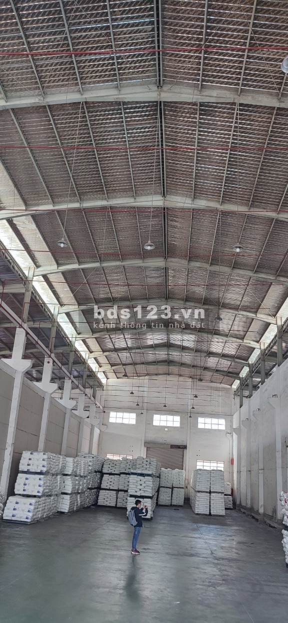 Cho thuê kho xưởng chứa hàng/ sản xuất tại mặt tiền đường Hồ Học Lãm, Q. Bình Tân.