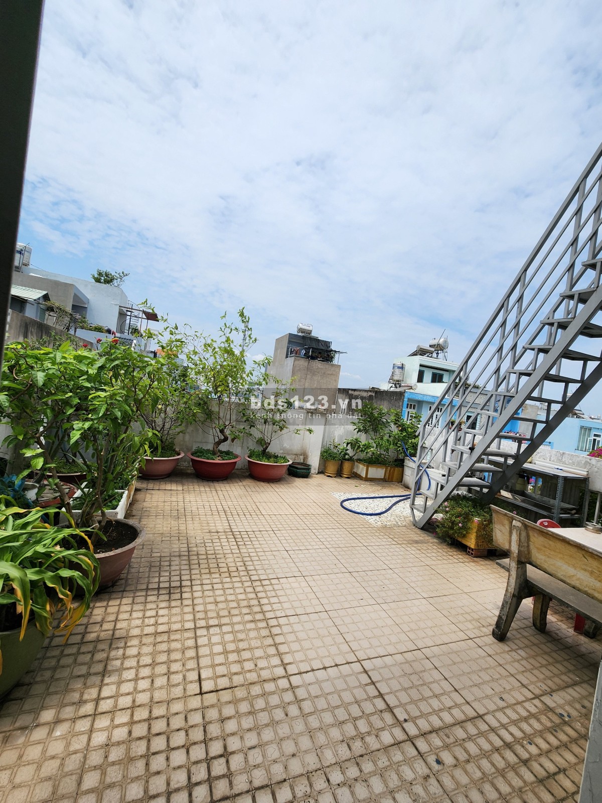Bán nhà 3 lầu hẻm xe hơi đường số 4 Bình Hưng Hòa B, Bình Tân