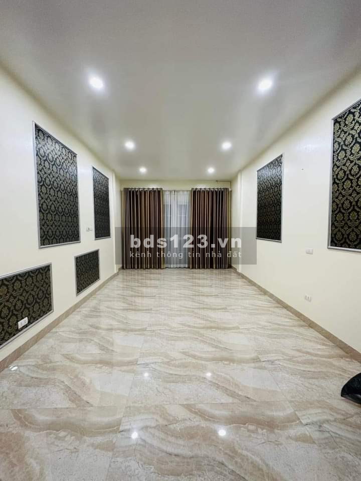Bán nhà Chùa Bộc, phân lô, KD, ô tô đỗ cửa 45M2 4 tầng MT4M giá 8,9 tỷ.