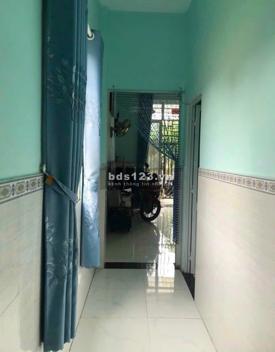Bán nhà lầu mới đẹp tại Thới Tam Thôn HM, 75m2 giá 720 triệu 2PN 2WC